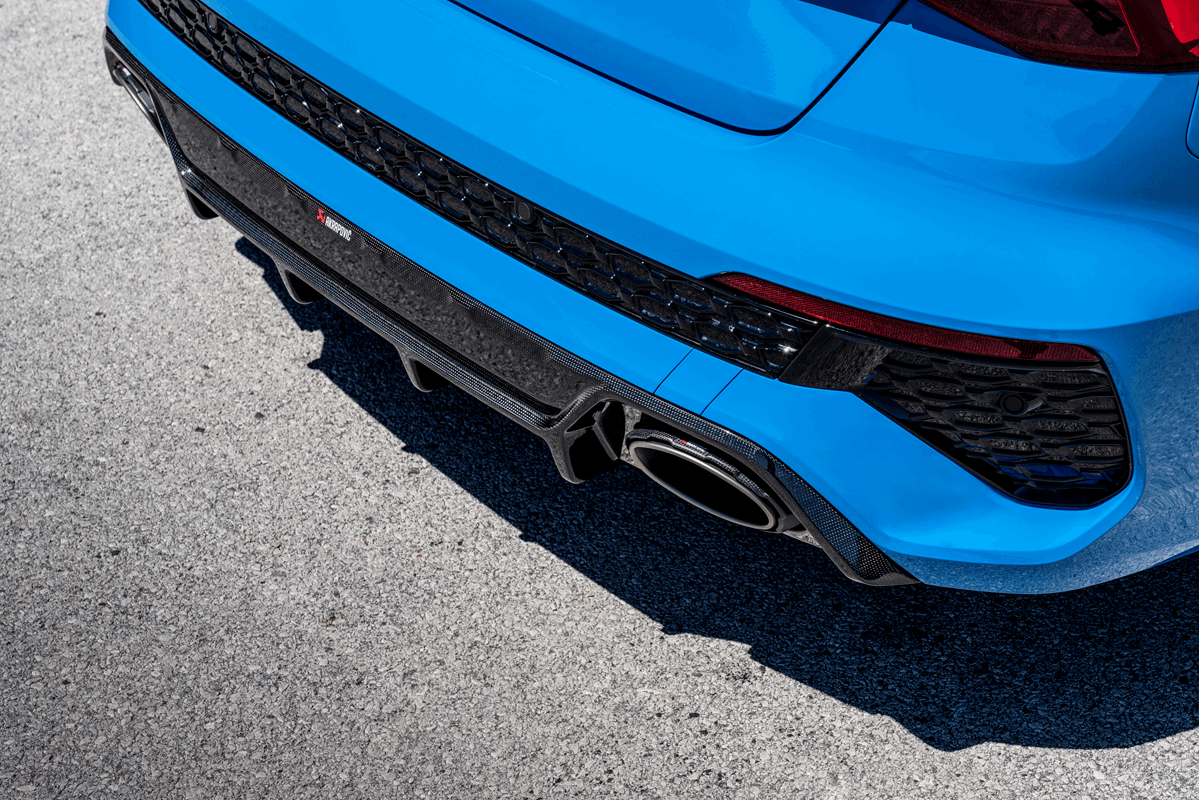 Akrapovic Rear Carbon Fiber Diffuser - High Gloss für Audi RS3 8Y